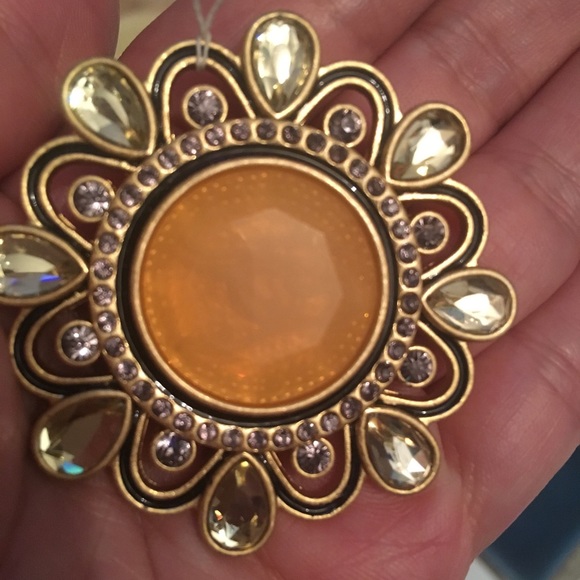 Lia Sophia Brooch - Picture 5 of 7